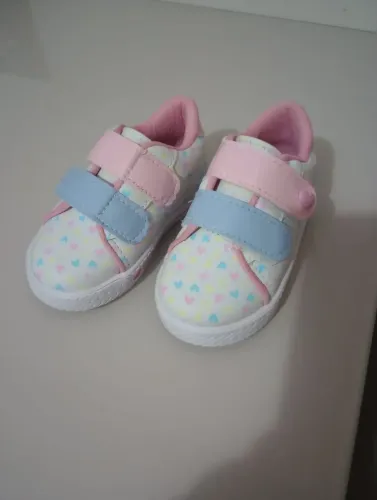 TÊNIS INFANTIL FEMININO - LINDO E DELICADO!