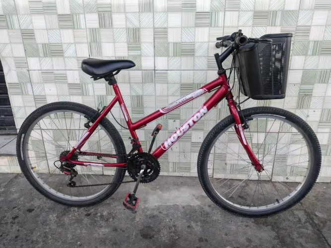 Vendo bicicleta aro 26 de marcha novinha toda filé