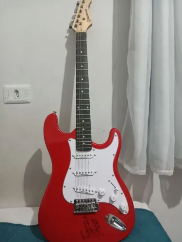 Guitarra estatrocastre