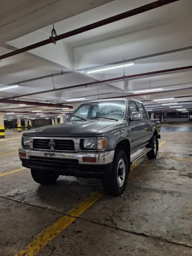 Toyota Hilux CD SR5 4X4 2.8 Diesel 1998