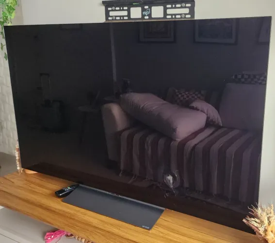 TV LG C3 OLED 55" - Com tela quebrada