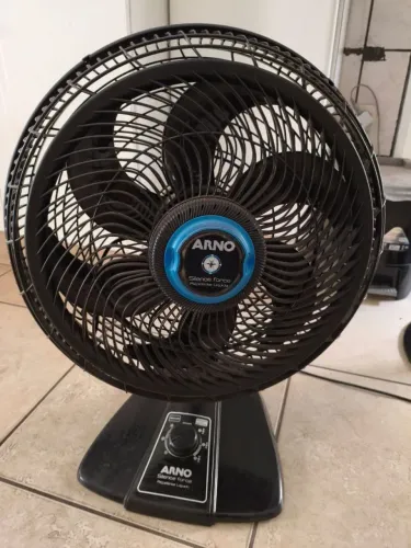 Ventilador Arno Silence Force com Repelente Líquido - 40 cm