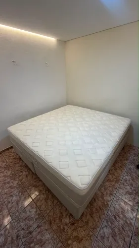 Vendo Cama Super King, Molas ensacadas, 1,93 x 2,03, 3 meses de uso.