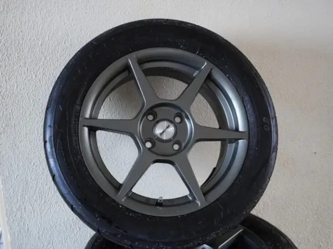 Jogo de Roda Alloy Buddy Club P1 + Pneus Toyo 205/50 R15 r888r 86w