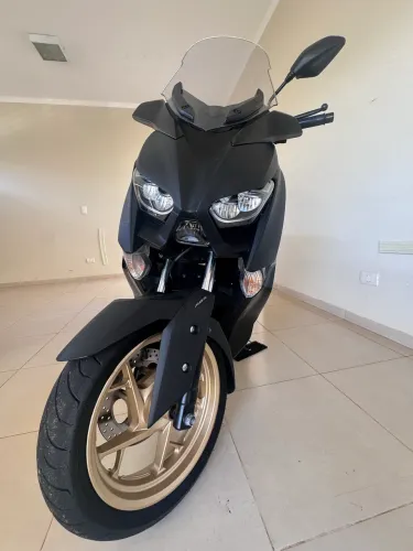 Xmax 250cc nova e pouco rodada