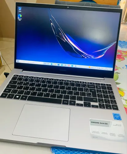 Notebook Samsung BOOK E20 modelo UIQ9BJ87