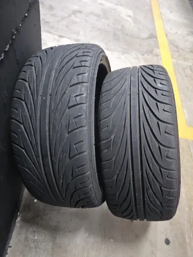 Par de pneus 205/35R18 Kenda