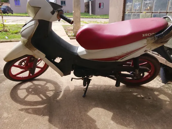 VENDO MOTO TRAXX ANO 2014 COM MOTOR 100 PARTIDA E PEDAL