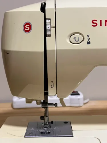 MÁQUINA DE COSTURA SINGER BRILLIANCE 6160 - 220V