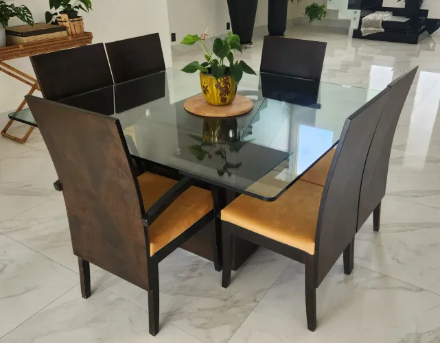 Mesa de jantar com 6 caldeiras