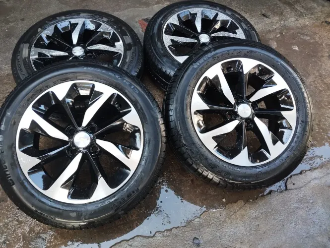 Rodas aro 15 do onix 2026 + 4 pneus novos 185_60 Pirelli 