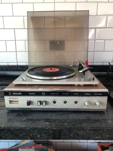 Toca disco Philips 460