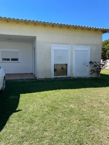 Casa para venda tem 170 metros quadrados com 3 quartos