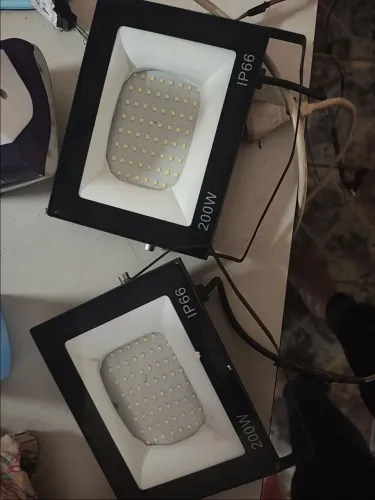 Conjunto de 2 Projetores LED 200W IP66 (Para Exterior) - Excelente Luminosidade!