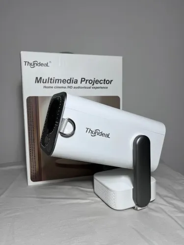 Projetor ThundeaL TD80 Pro Android Full HD 1080P Nativo | Suporta 4K | Wi-Fi 6 | Bluetooth