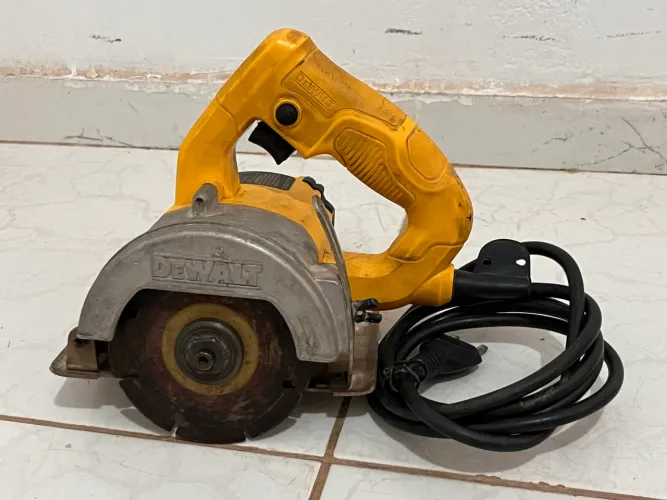 Vendo: serra mármore dewalt(320,00)