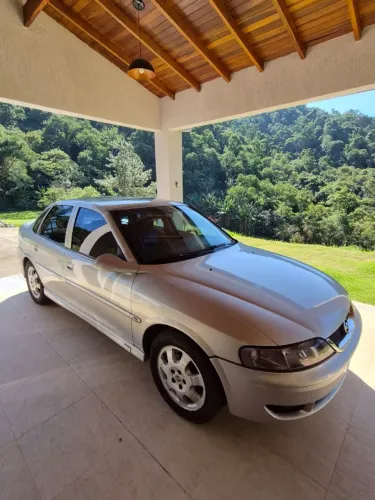 Chevrolet Vectra CD 2.2 16V / 2.0 16V Mec./aut. 2004