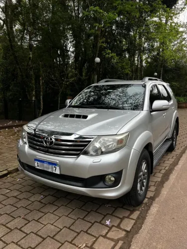 Toyota Hilux SW4 SRV D4-d 4X4 3.0 TDI Dies. AUT 2012