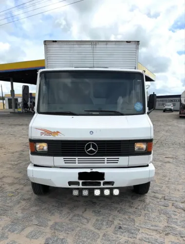 MERCEDES 710