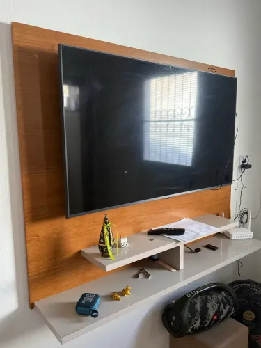 Painel com marcas de uso 