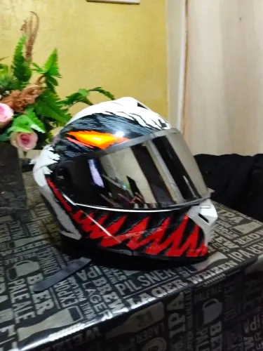 Capacete de moto ANTI-VENOM