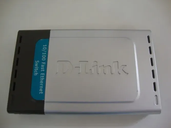 Roteador Switch Marca D-Link Modelo DSS-8+