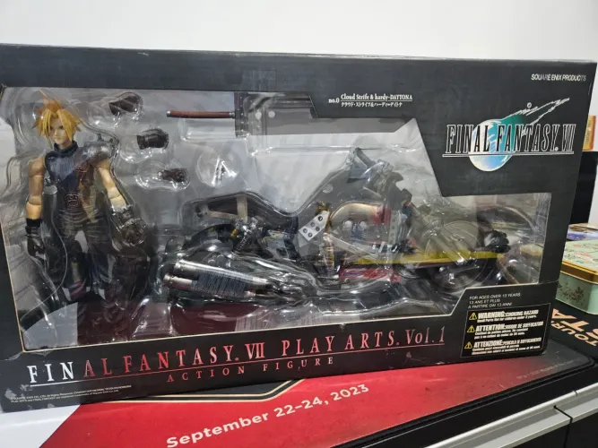 Action Figure Final Fantasy VII Cloud Hardy Daytona Play Arts