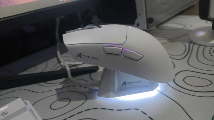 ? Mouse Gamer Attack Shark X11 - Tri-Mode + Dock de Carregamento