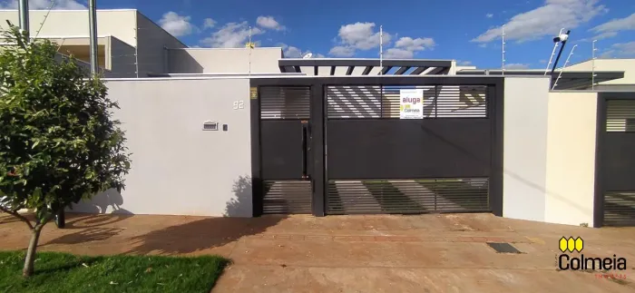 Casa com móveis planejados e ar condicionado