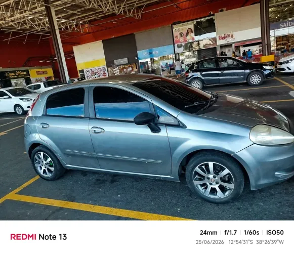 Fiat Punto Attractive 1.4 Fire Flex 8V 5P 2012