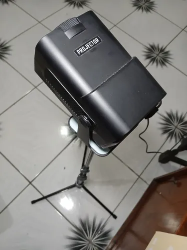 Projetor HY320 e tripé ajustável 