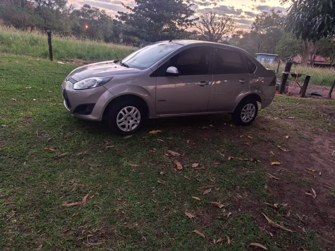 Ford Fiesta Sed. 1.6 8V Flex 4P 2012
