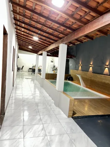Excelente oportunidade móvel estilo pousada, o imóvel oferece um ambiente acolhedor,