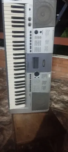 Teclado instrento musical