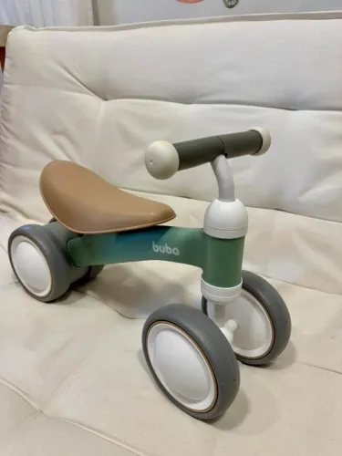 Bicicletas e Carrinho de equilíbrio 4 Rodas.