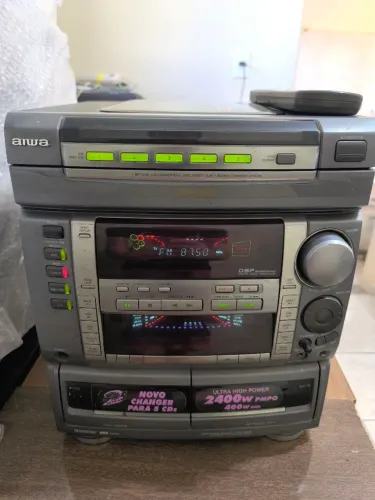 Aparelho de som Aiwa NSX-F12 sem caixas, no estado