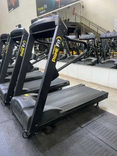 Esteira Profissional Moviment LX150 super conservada