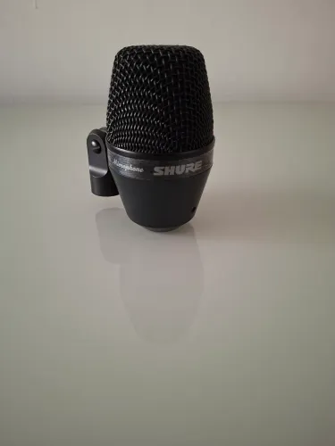 Microfone dinâmico Shure PGA52