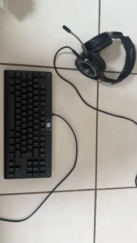 ? Kit Gamer - Teclado + Headset com microfone