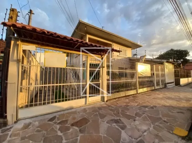 Aluguel - Casas - 2 dormitórios - Pio X - Caxias do Sul - RS