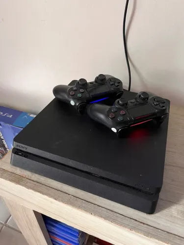 PlayStation 4 Slim PS4 + 2 controles + conta grátis com jogos - Entrego