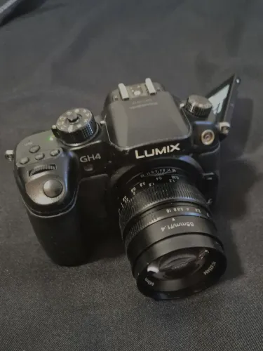 Câmera Panasonic GH4 4k lente 7artisans 55mm 1,7 duas baterias, preço imperdível no estado