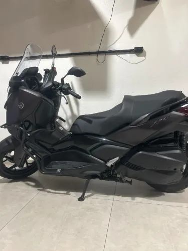 Xmax equipada