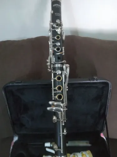 Vendo clarinete SI bemol 17 chaves Michael