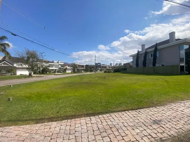 TERRENO DE ESQUINA NO LAGOS DE SÃO GONÇALO