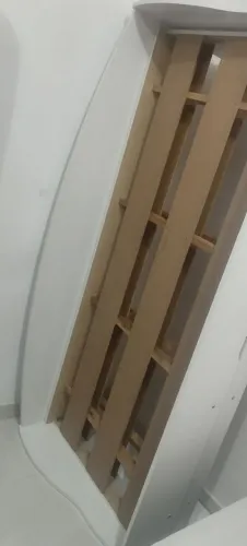 Cama de solteiro com auxiliar