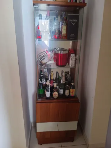 Barzinho semi novo