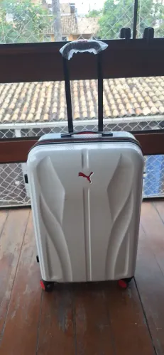 Mala da PUMA usada somente uma vez