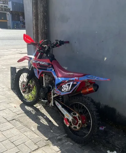CRF 230F. ANO 2013. VALOR 12000 MIL.