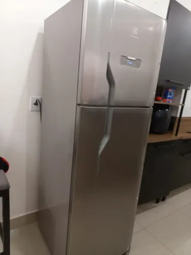 Geladeira Eletrolux inox